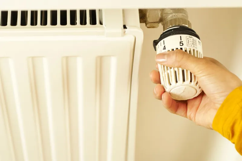 Cold Corners and Hot Complaints: What Uneven Temperatures Reveal About Urban Apartment Construction
